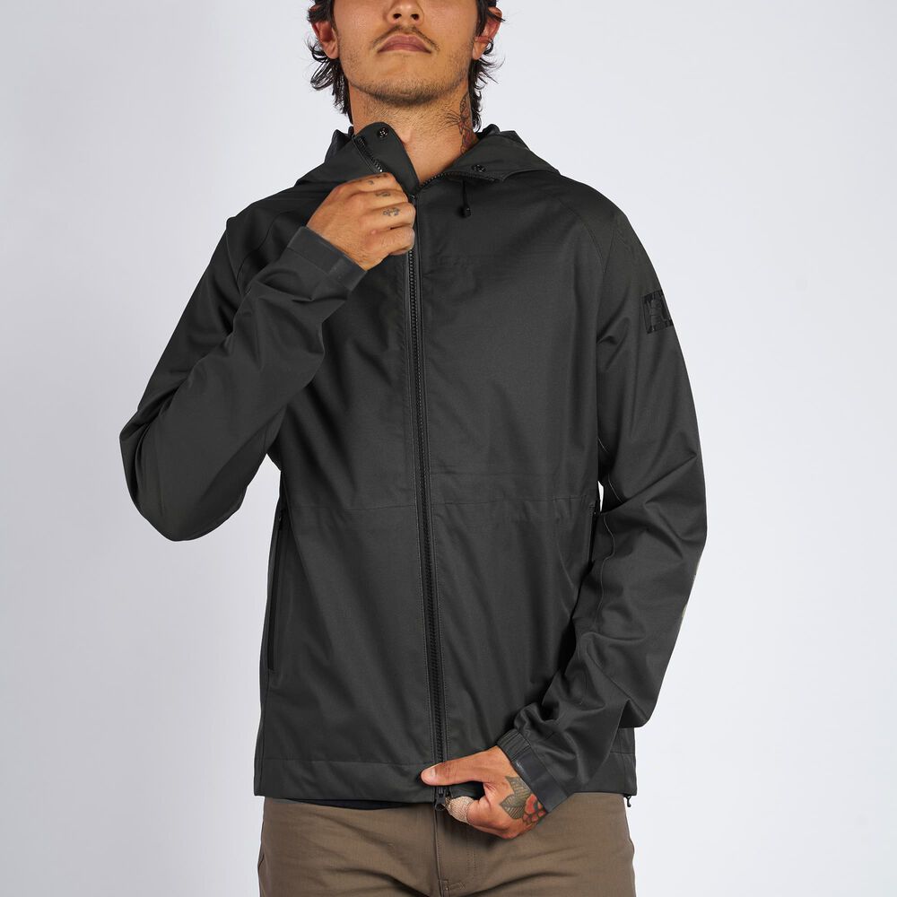 Chaqueta Chrome Storm Salute Commute - Negra