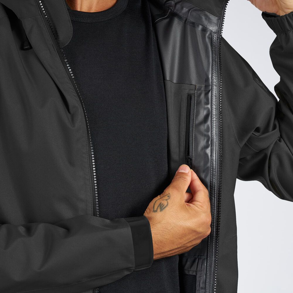 Chaqueta Chrome Storm Salute Commute - Negra