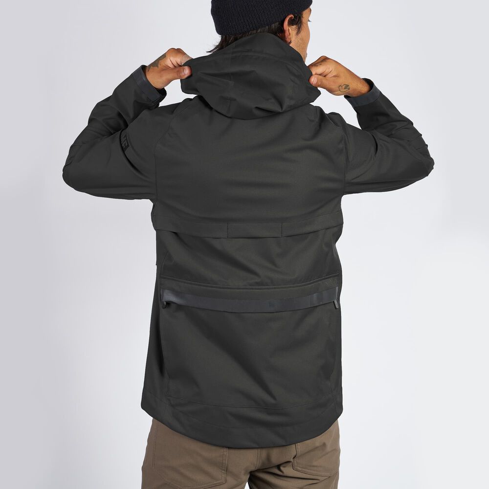 Chaqueta Chrome Storm Salute Commute - Negra