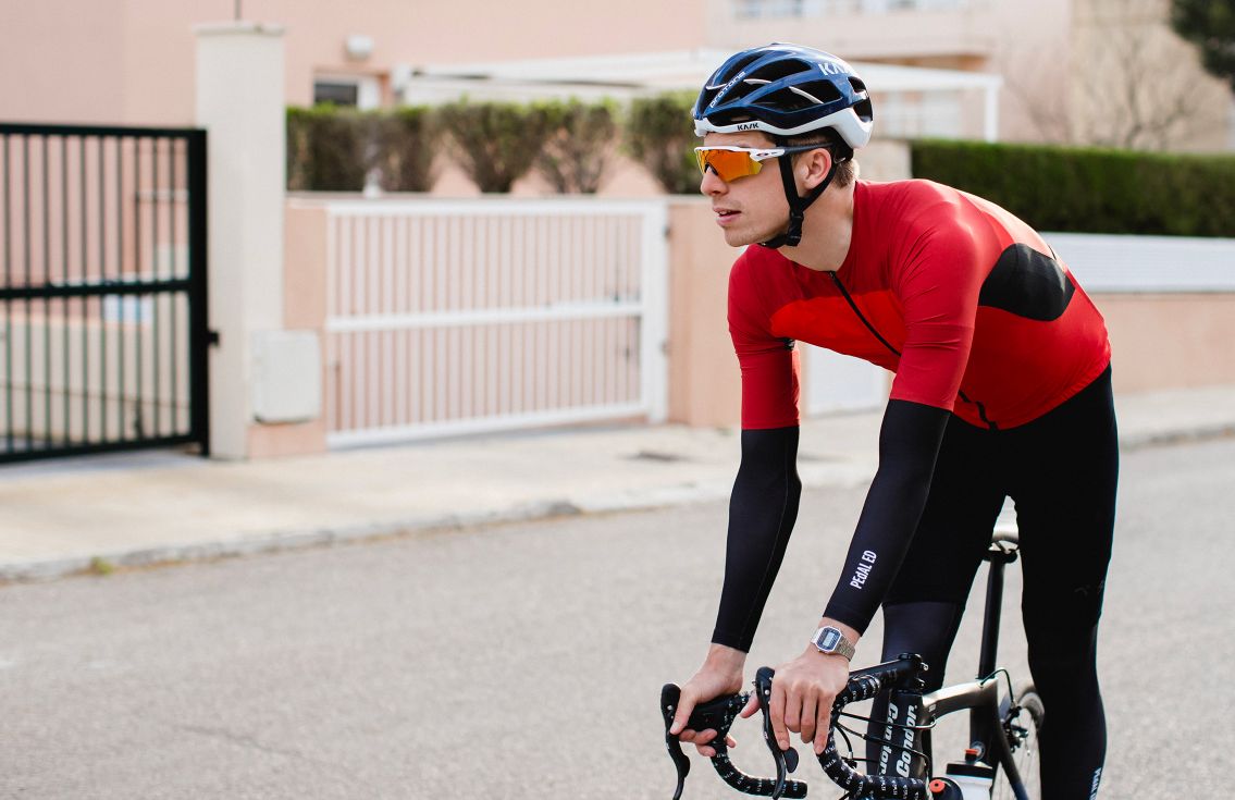 PEdALED Essential czarne ocieplacze na ramiona