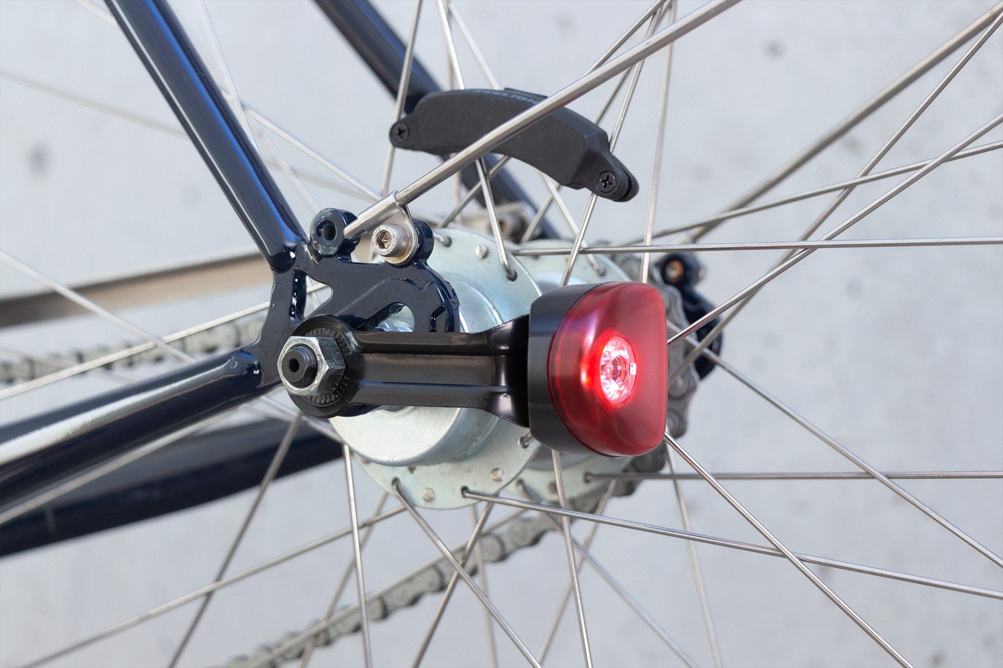 Reelight SL150 oświetlenie napędzane stałym magnesem