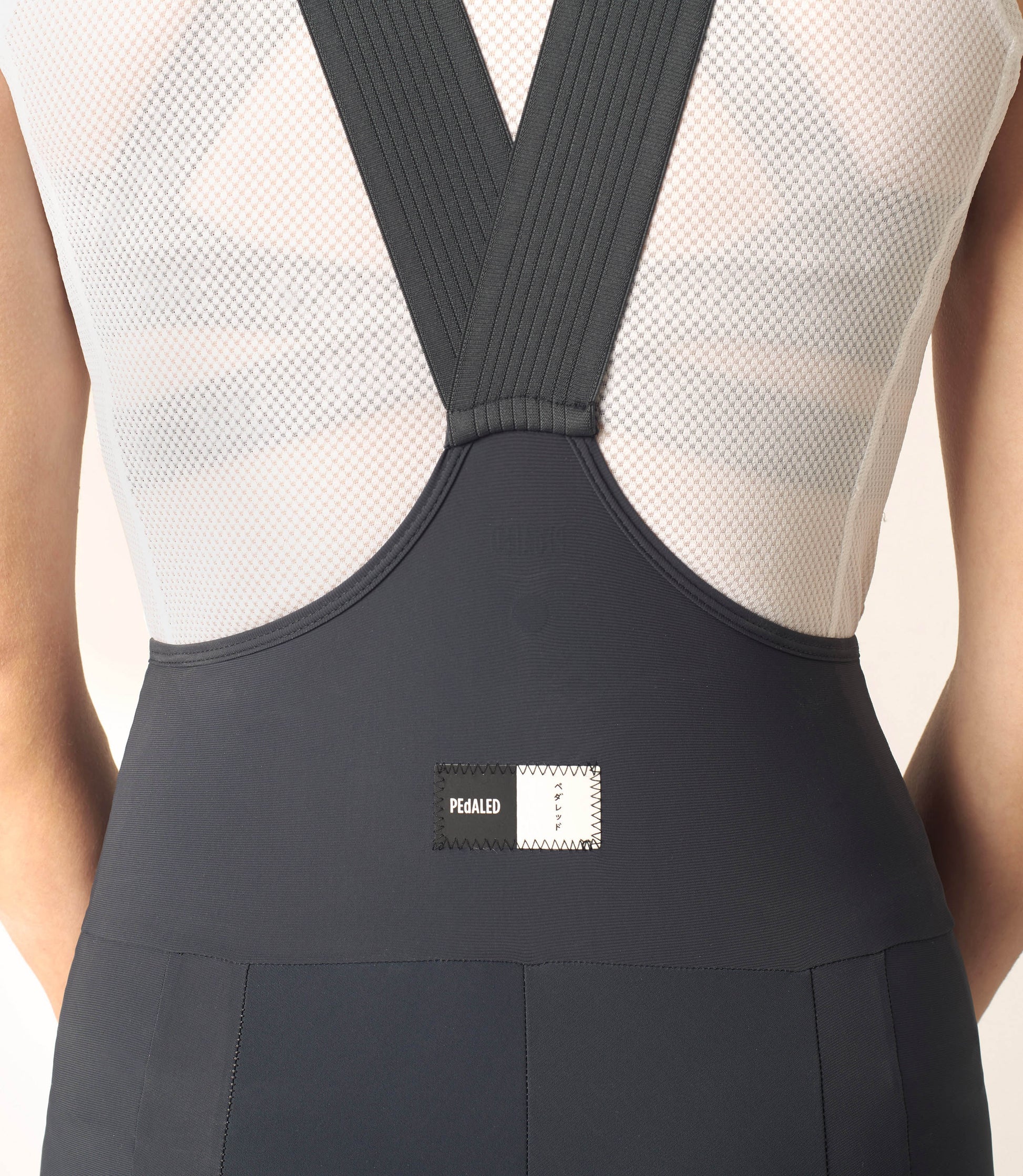 PEdALED Pantalones Cortos con Tirantes Livianos para Mujer Mirai, Gris Oscuro