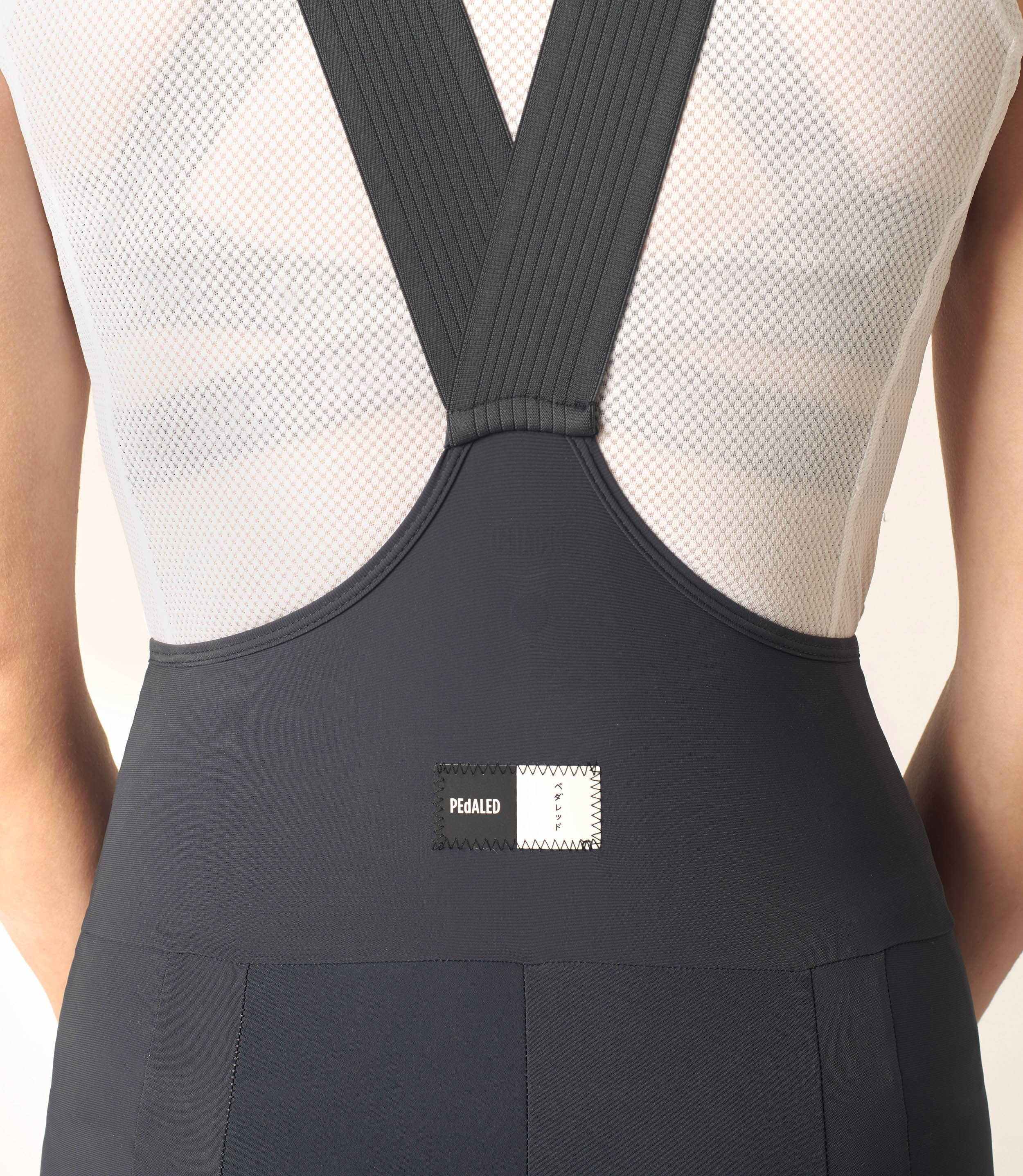 PEdALED Pantalones Cortos con Tirantes Livianos para Mujer Mirai, Gris Oscuro