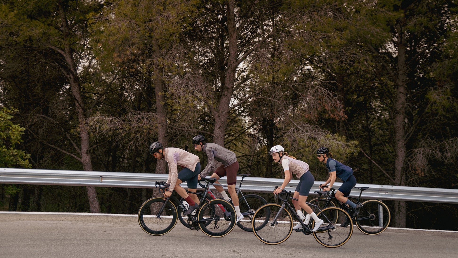 PEdALED Pantalones Cortos con Tirantes Livianos para Mujer Mirai, Gris Oscuro