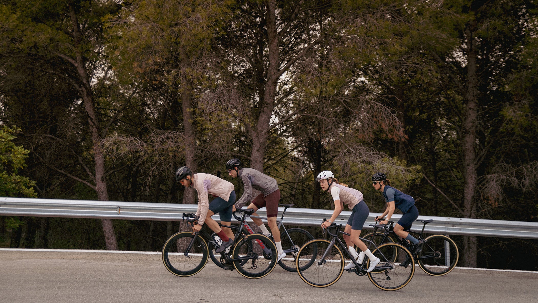 PEdALED Pantalones Cortos con Tirantes Livianos para Mujer Mirai, Gris Oscuro