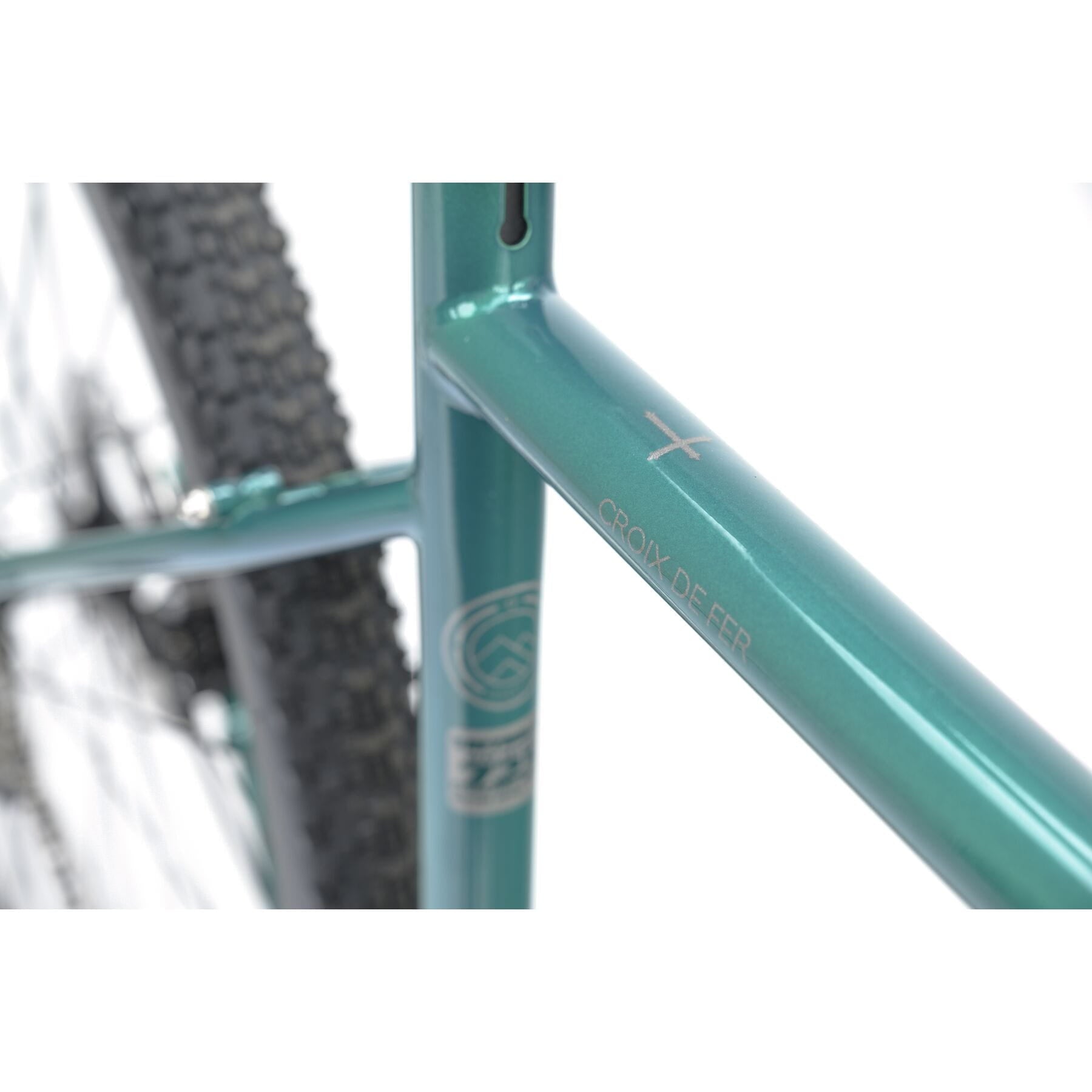 Genesis Croix de Fer 40 (Sterling Gloss)