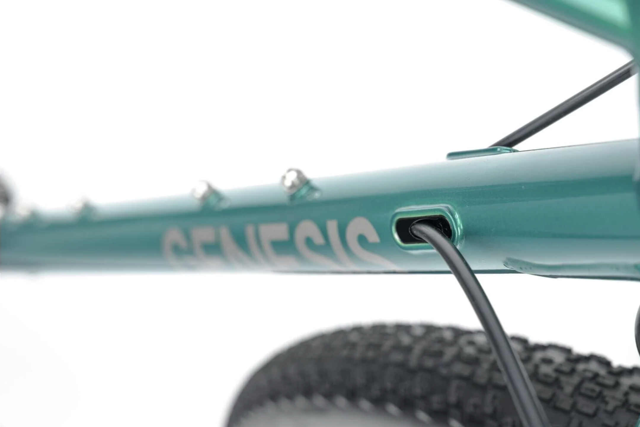 Genesis Croix de Fer 40 (Sterling Gloss)