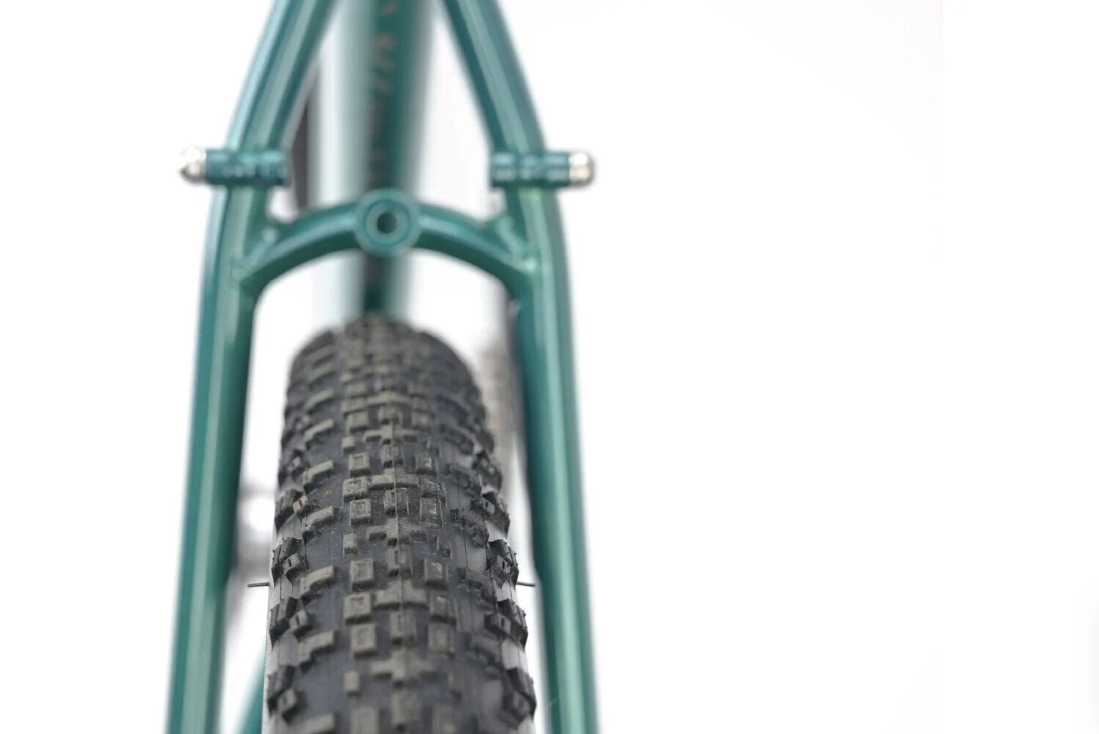 Genesis Croix de Fer 40 (Sterling Gloss)