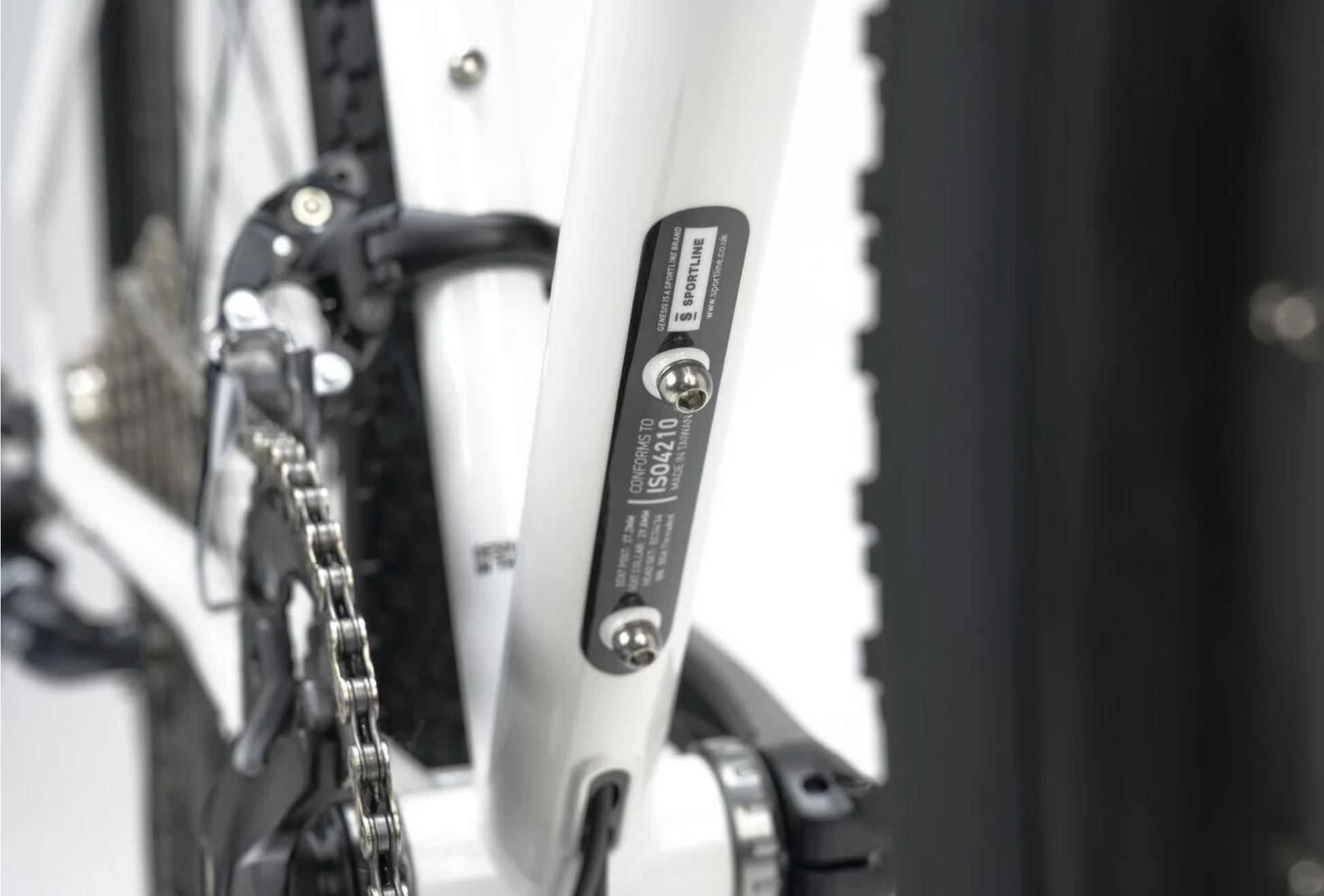 Genesis Croix de Fer 10 (Whitehouse Family)