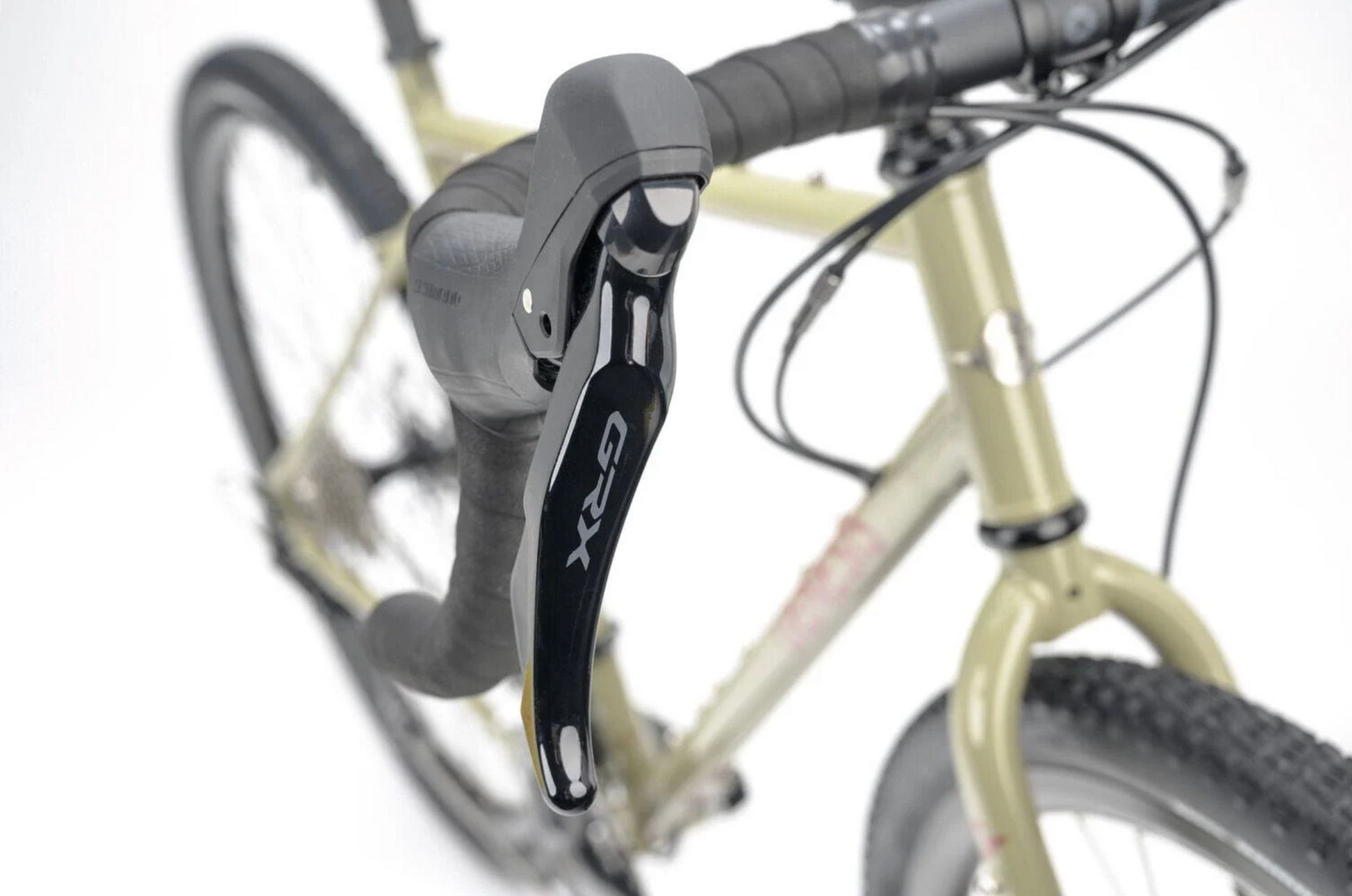 Genesis Croix de Fer 30 (Pavement)