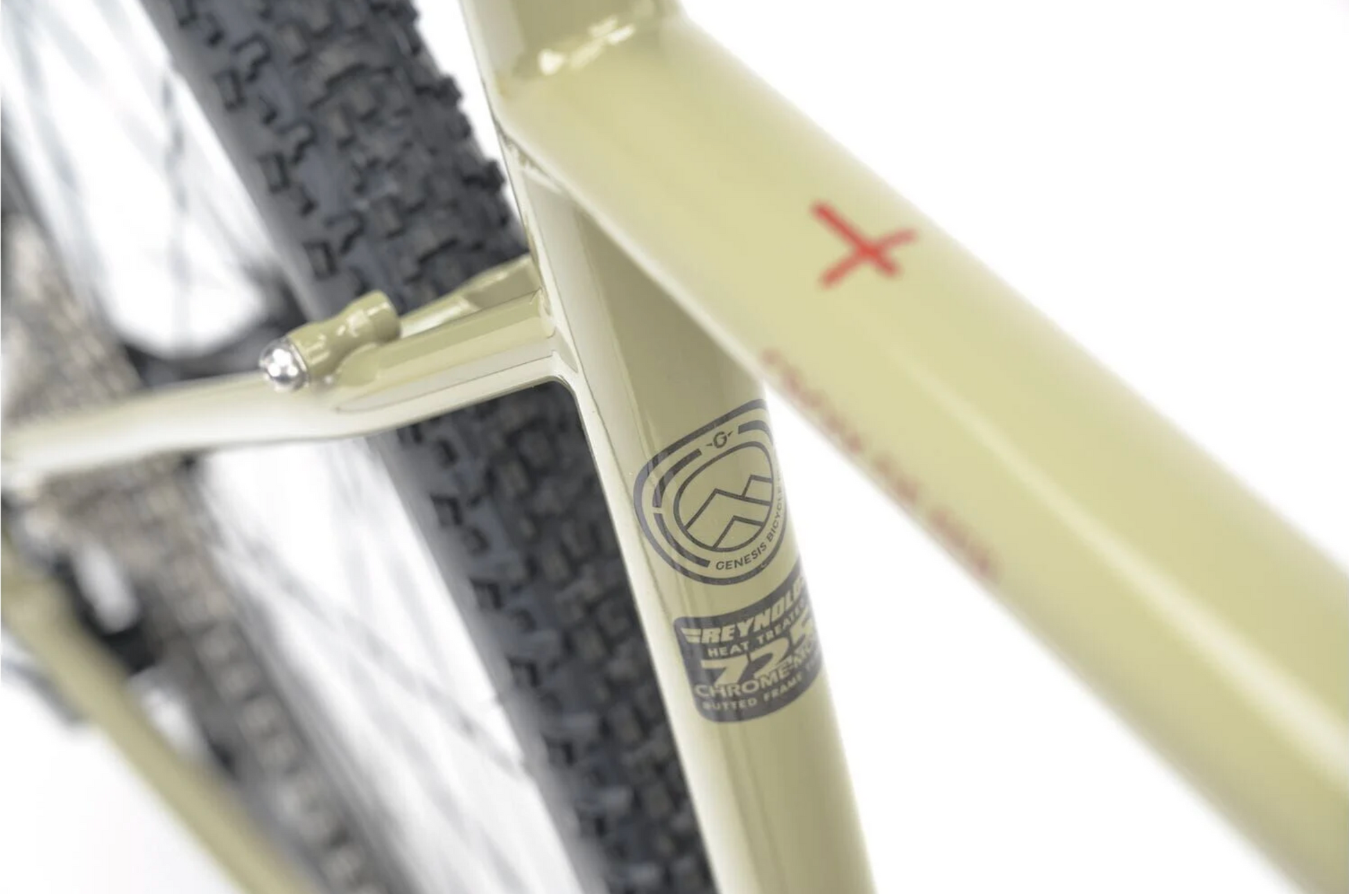 Genesis Croix de Fer 30 (Pavement)