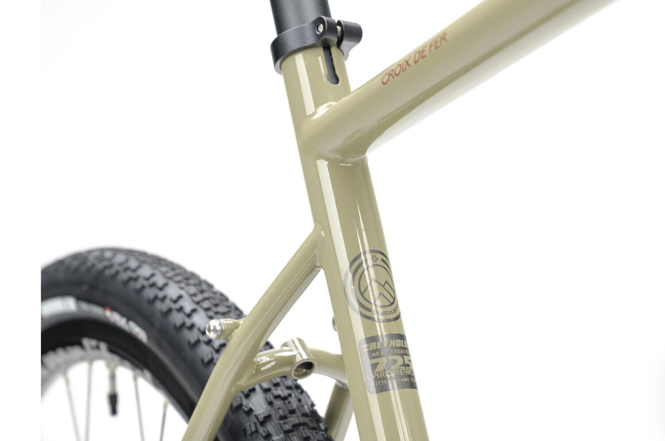 Genesis Croix de Fer 30 (Pavement)