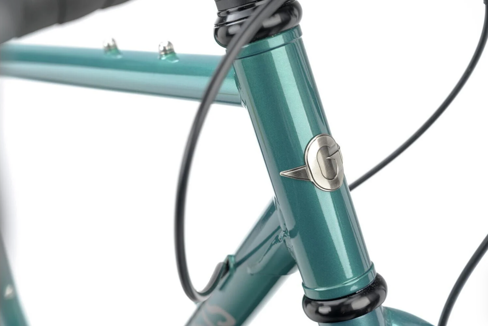 Genesis Croix de Fer 40 (Sterling Gloss)