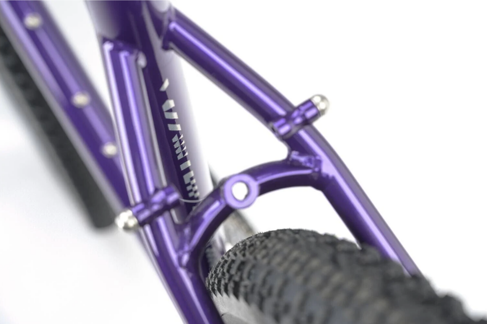 Genesis Croix de Fer 50 (Stone Temple Violets)