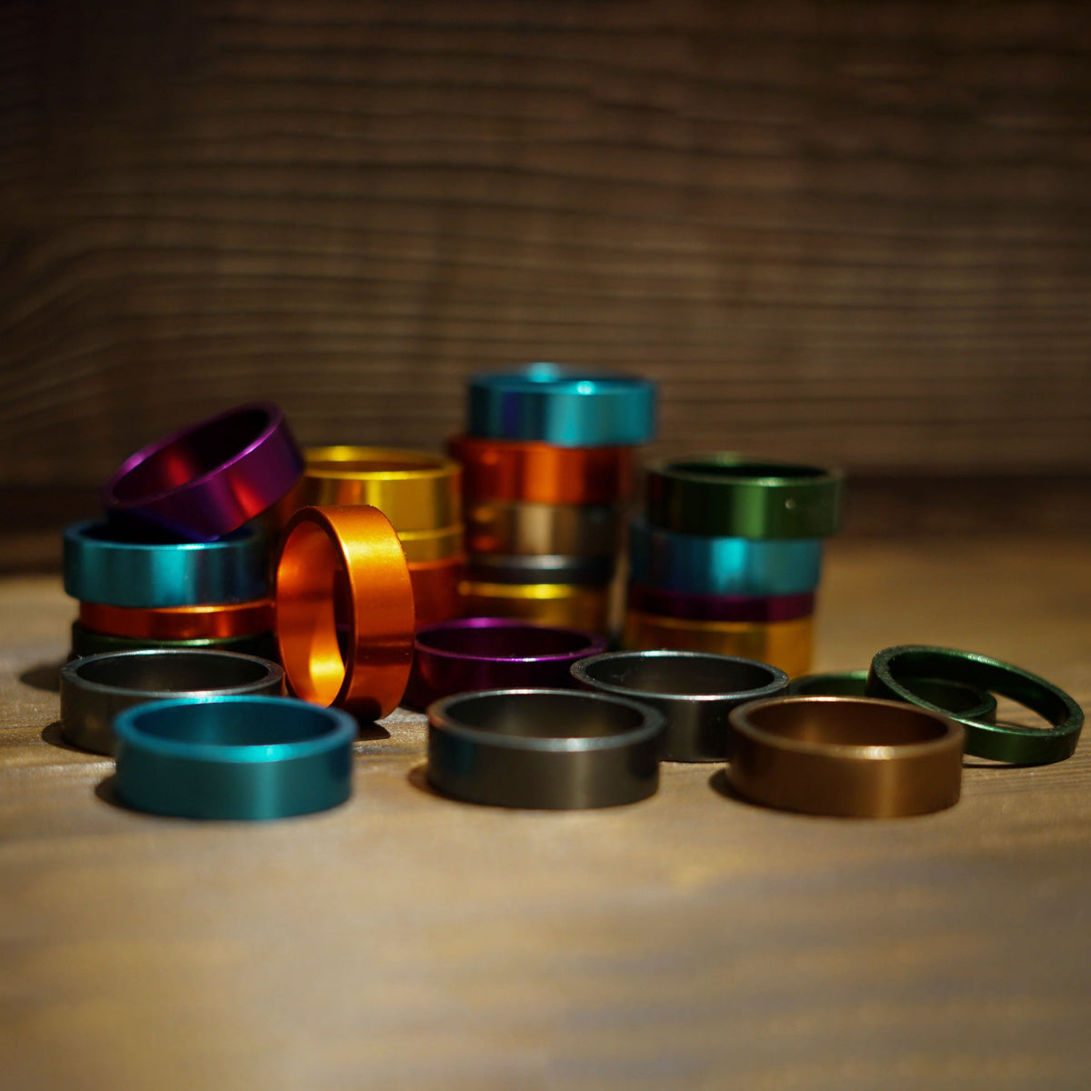 Veloci READY-MADE raka styrlagerspacers i olika höjder och färger – gruppbild