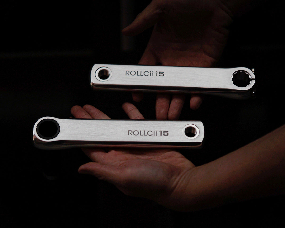 Veloci ROLLCii 15 Silver – borstade vevarmar med polerade kanter