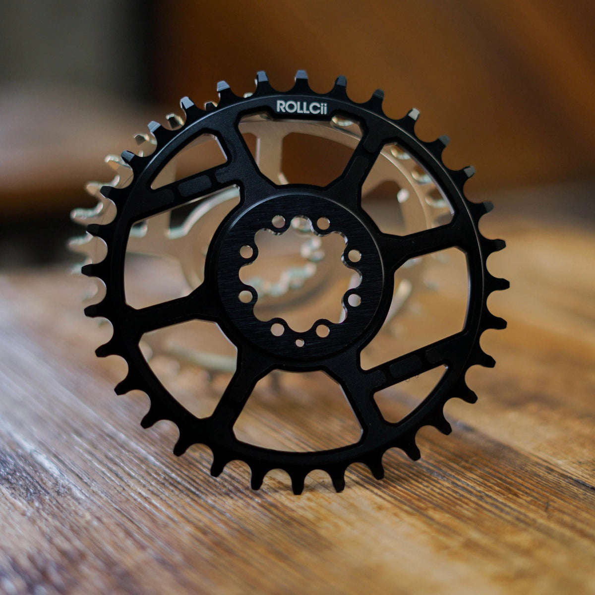 Veloci ROLLCii V2 Black – narrow-wide-klinga med åttabultsfäste