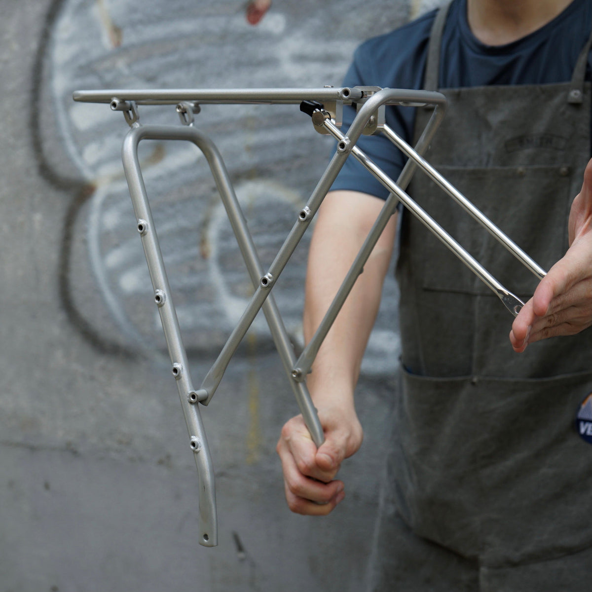 Veloci VLCmade Wednesday Rear Rack – Painted Silver, sidovy